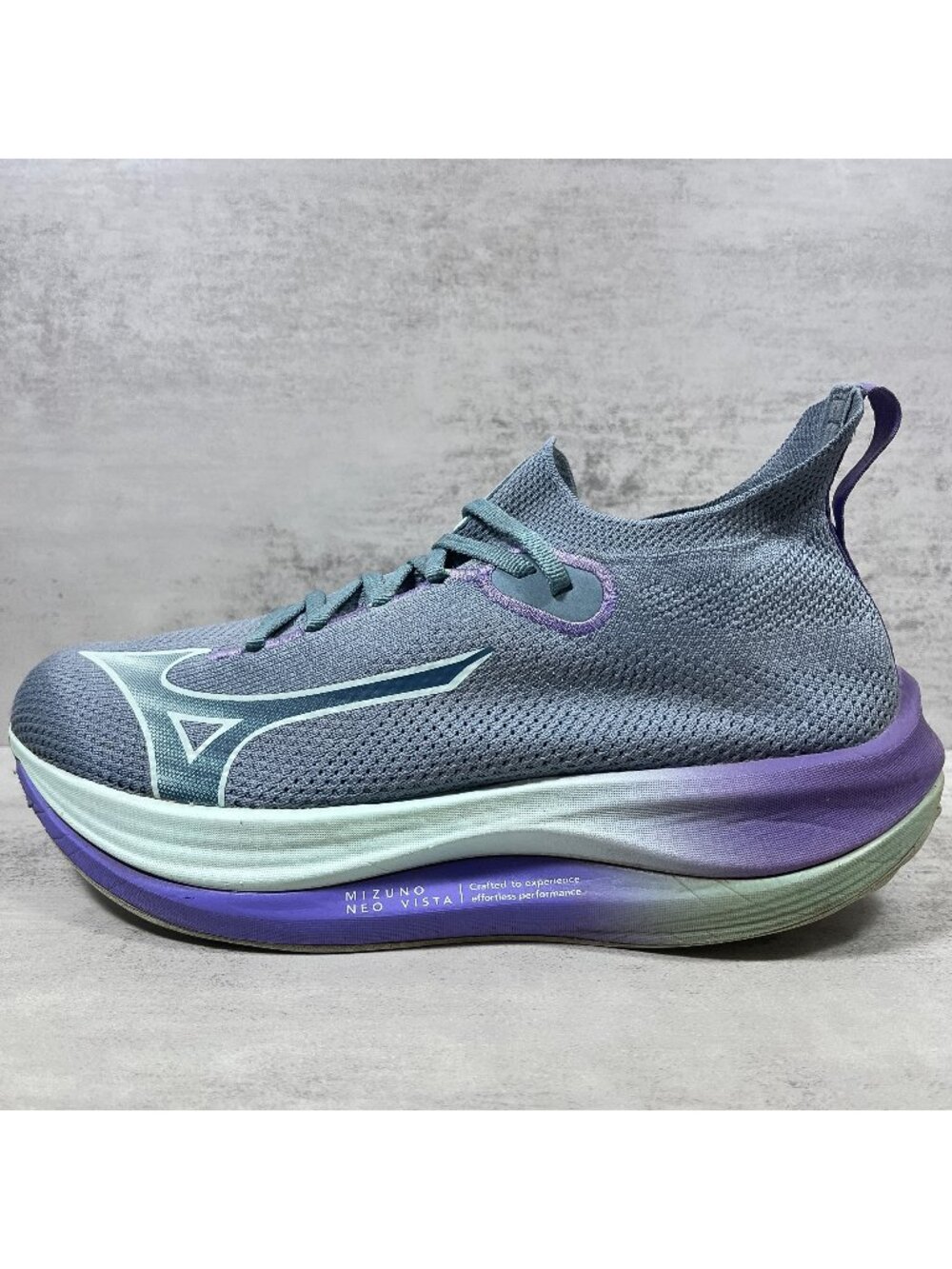 Mizuno Neo Vista Running Shoes - Women's Size 9.5 - Gray